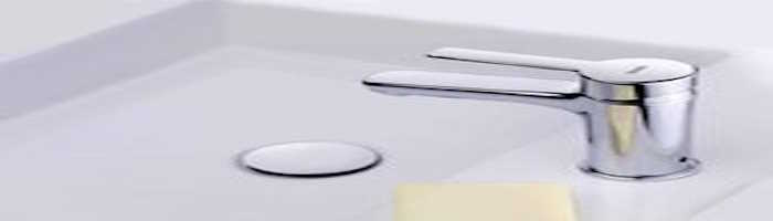 Drain plugs and siphons 